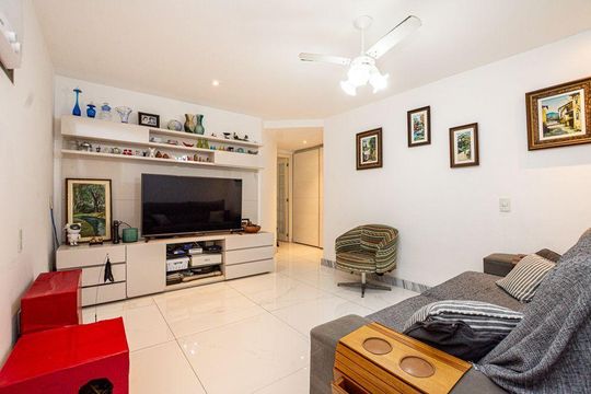 Apartamento à venda com 4 quartos, 210m² em Icaraí, Niterói