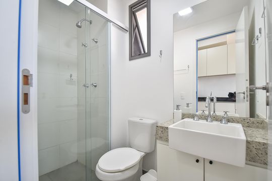 Banheiro de kitnet/studio à venda com 1 quarto, 27m² em Vila Mariana, São Paulo