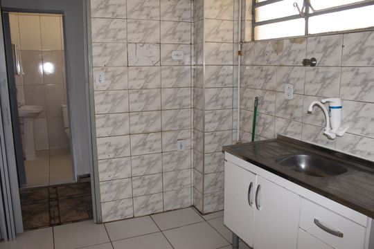 cozinha  de apartamento à venda com 2 quartos, 50m² em República, São Paulo