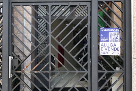 fachada  de apartamento à venda com 2 quartos, 50m² em República, São Paulo