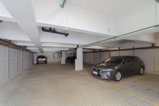 Garagem de casa de condomínio à venda com 2 quartos, 103m² em Cambuci, São Paulo