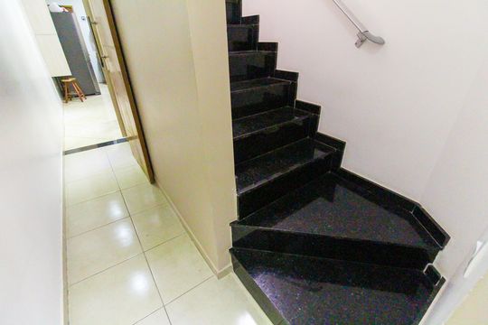 Corredor de casa à venda com 3 quartos, 300m² em Itaquera, São Paulo