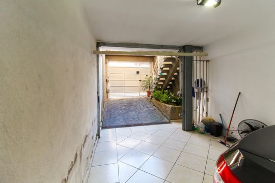 Garagem de casa à venda com 3 quartos, 300m² em Itaquera, São Paulo
