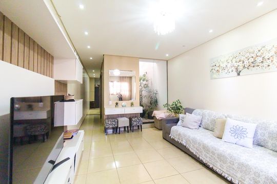 Casa à venda com 3 quartos, 300m² em Itaquera, São Paulo