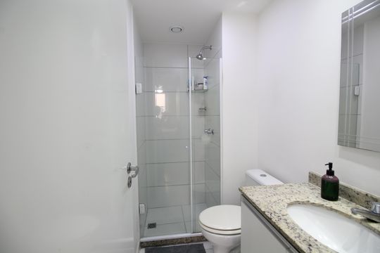 Banheiro Social de apartamento à venda com 2 quartos, 59m² em Taquara, Rio de Janeiro
