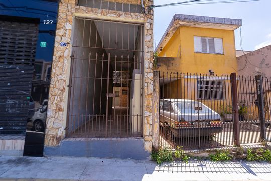 Fachada de casa à venda com 3 quartos, 318m² em Jardim Popular, São Paulo