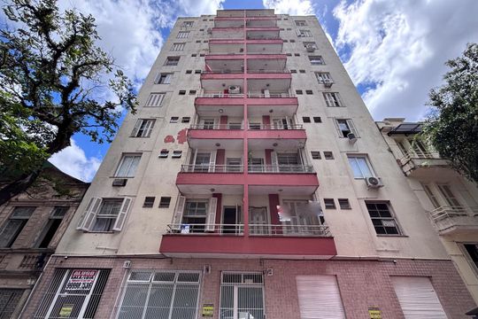 Fachada de apartamento à venda com 2 quartos, 80m² em Centro Histórico, Porto Alegre