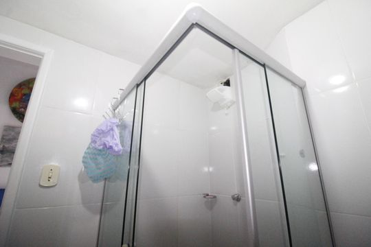 Banheiro Corredor de apartamento para alugar com 3 quartos, 110m² em Costa Azul, Salvador