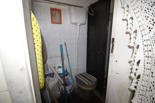 Banheiro de serviço de apartamento para alugar com 3 quartos, 110m² em Costa Azul, Salvador