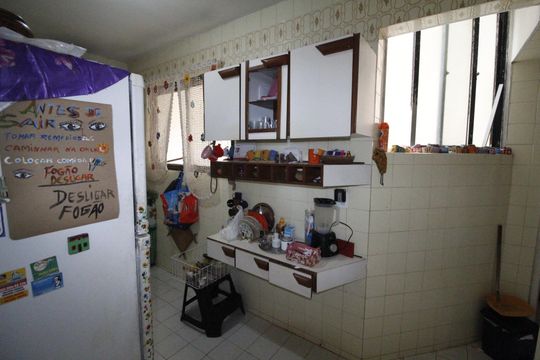 Cozinha de apartamento para alugar com 3 quartos, 110m² em Costa Azul, Salvador