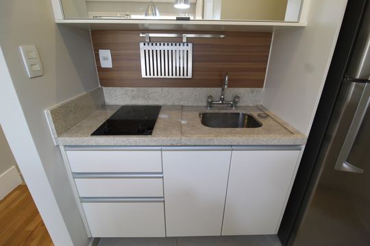 Cozinha e Área de Serviço de apartamento para alugar com 1 quarto, 62m² em Itaim Bibi, São Paulo