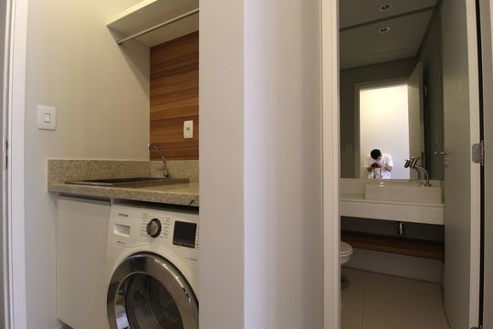 Cozinha e Área de Serviço de apartamento para alugar com 1 quarto, 62m² em Itaim Bibi, São Paulo