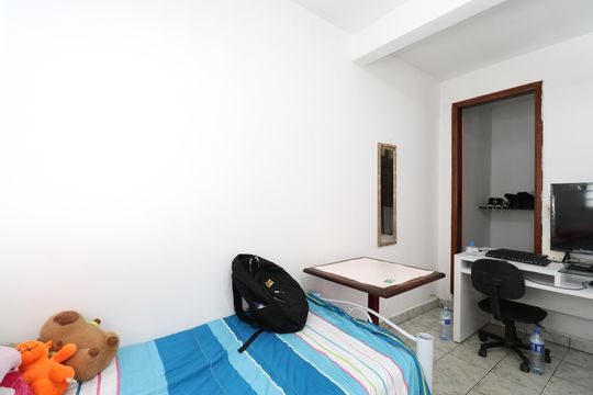Quarto 5 de casa à venda com 6 quartos, 150m² em Barra Funda, São Paulo