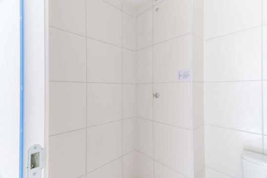 Banheiro de apartamento à venda com 2 quartos, 37m² em Jaguaré, São Paulo