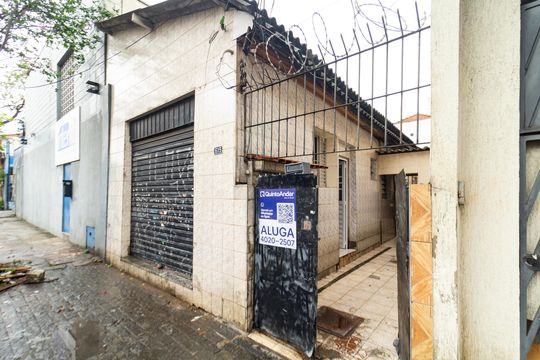 Fachada de casa à venda com 1 quarto, 200m² em Barra Funda, São Paulo