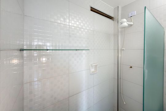 Banheiro de apartamento à venda com 1 quarto, 37m² em Liberdade, São Paulo
