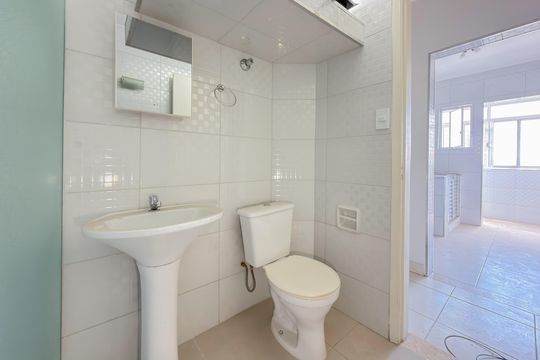 Banheiro de apartamento à venda com 1 quarto, 37m² em Liberdade, São Paulo