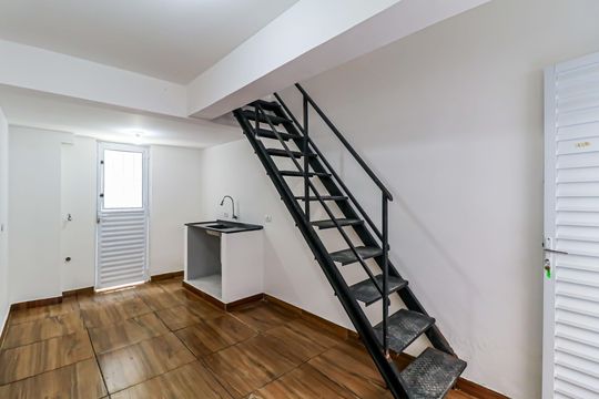 Casa à venda com 8 quartos, 1171m² em Vila Tiradentes, São Paulo