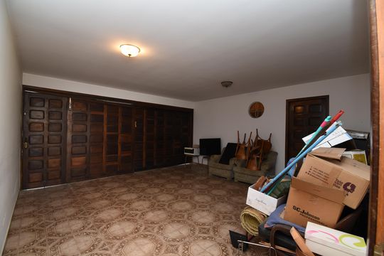 Garagem de casa à venda com 2 quartos, 250m² em Seminário, Curitiba