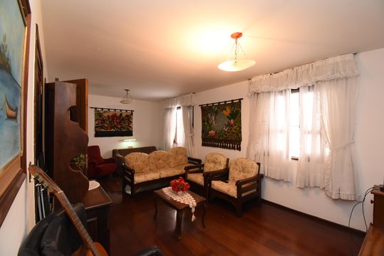 Sala de TV de casa à venda com 2 quartos, 250m² em Seminário, Curitiba