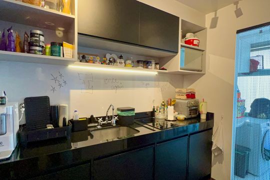 Cozinha de apartamento para alugar com 1 quarto, 56m² em Vila Madalena, São Paulo