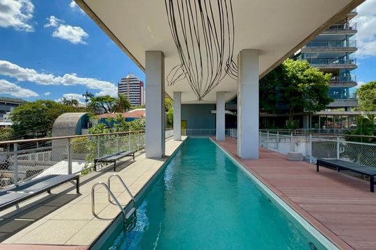 Piscina de apartamento para alugar com 1 quarto, 56m² em Vila Madalena, São Paulo