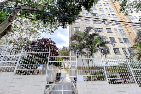 Fachada com Plaquinha de apartamento à venda com 3 quartos, 65m² em Jardim da Saúde, São Paulo