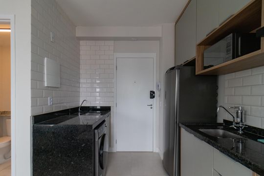 Cozinha de kitnet/studio à venda com 1 quarto, 25m² em Vila Pompéia, São Paulo