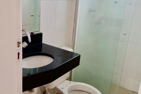 Banheiro de apartamento para alugar com 2 quartos, 44m² em Camargos, Belo Horizonte