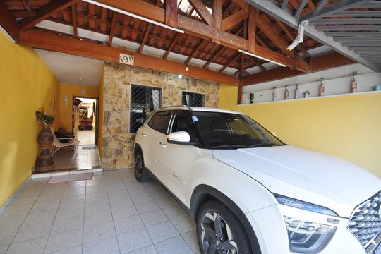 Garagem de casa à venda com 3 quartos, 125m² em Vila Medeiros, São Paulo