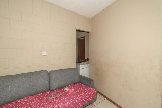 Sala de apartamento à venda com 2 quartos, 100m² em Rubem Berta, Porto Alegre