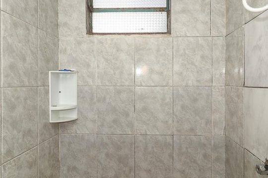 Banheiro de apartamento à venda com 2 quartos, 100m² em Rubem Berta, Porto Alegre
