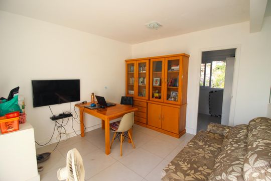 Escritório de casa à venda com 4 quartos, 215m² em Jardim Isabel, Porto Alegre