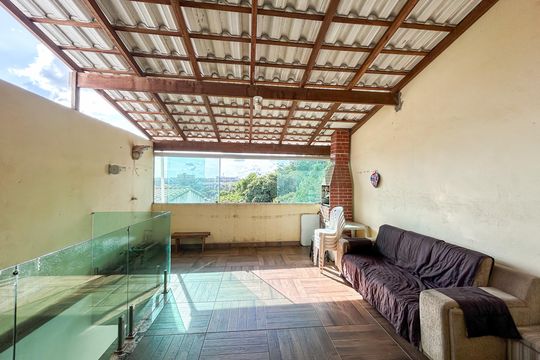 Casa à venda com 3 quartos, 186m² em Juliana, Belo Horizonte