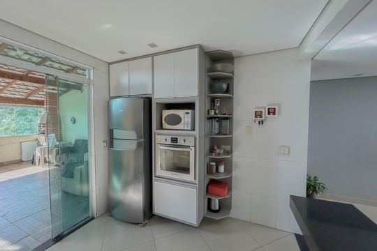 Casa à venda com 3 quartos, 186m² em Juliana, Belo Horizonte
