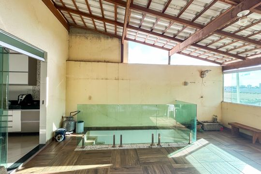 Casa à venda com 3 quartos, 186m² em Juliana, Belo Horizonte