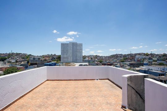 Sacada de casa à venda com 2 quartos, 180m² em Jardim Miriam, São Paulo