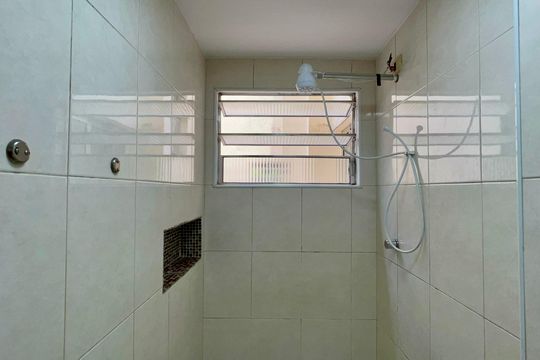 Banheiro de apartamento para alugar com 3 quartos, 60m² em Pinheiros, São Paulo