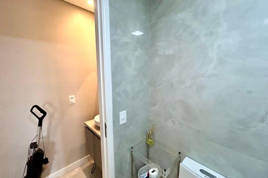 Banheiro 1 de apartamento à venda com 2 quartos, 56m² em Vila Itapegica, Guarulhos