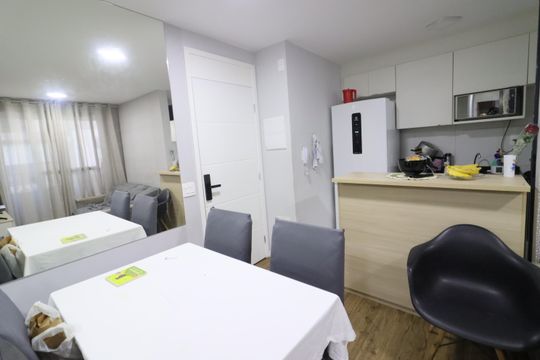 Sala de apartamento à venda com 2 quartos, 48m² em Centro, Osasco