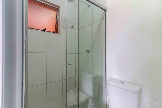 Banheiro de kitnet/studio para alugar com 1 quarto, 25m² em Vila Butantã, São Paulo