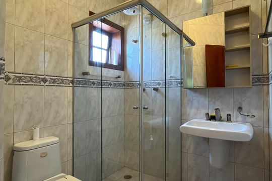Banheiro Suíte 1 de casa à venda com 4 quartos, 420m² em City América, São Paulo