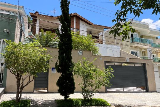 Fachada de casa à venda com 4 quartos, 420m² em City América, São Paulo