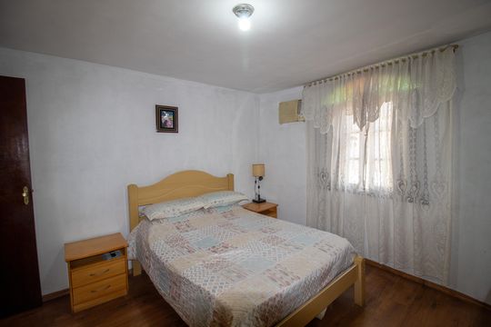 Quarto 1 de casa à venda com 2 quartos, 100m² em Vila Tiradentes, São Paulo