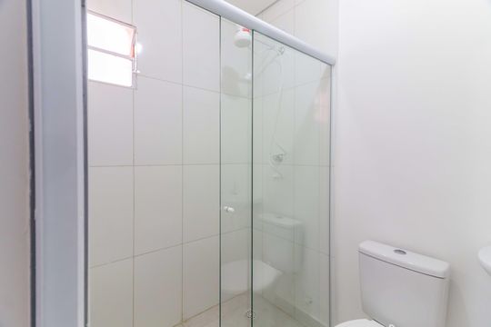 Banheiro de kitnet/studio para alugar com 1 quarto, 30m² em Jardim Esmeralda, São Paulo