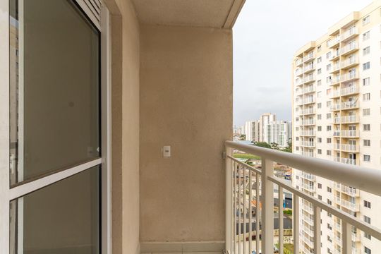 Varanda  de apartamento para alugar com 2 quartos, 38m² em Guaiauna, São Paulo