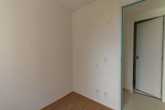 Quarto 1 de apartamento para alugar com 2 quartos, 38m² em Guaiauna, São Paulo