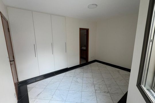 Casa de Condomínio à venda com 6 quartos, 420m² em Alphaville, Santana de Parnaíba