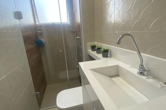 Banheiro de apartamento à venda com 2 quartos, 42m² em Jardim do Lago, Osasco