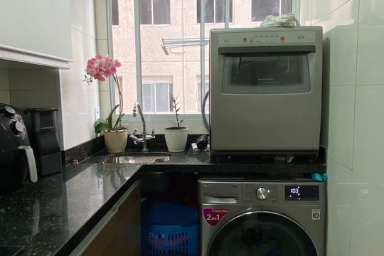 Cozinha e área de serviço de apartamento à venda com 2 quartos, 42m² em Jardim do Lago, Osasco